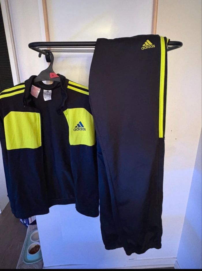 Ensemble Adidas enfant – Noir & jaune fluo – Neuf (sans étiquette) – 13/14 ans