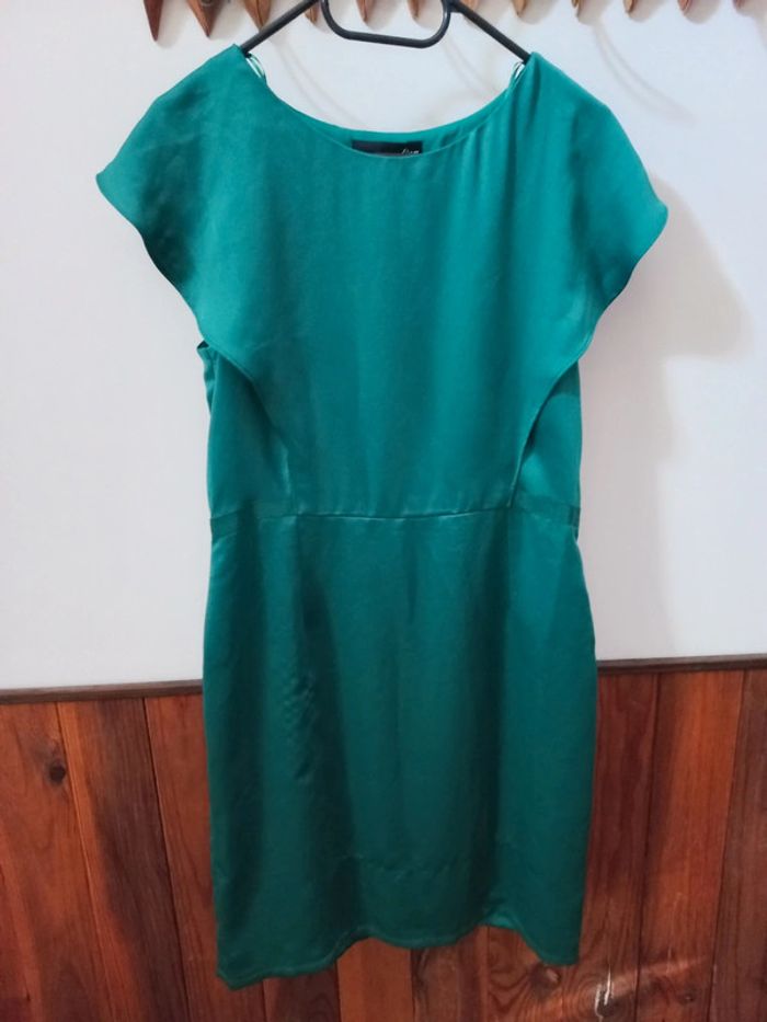 Robe verte manche volants - photo numéro 2