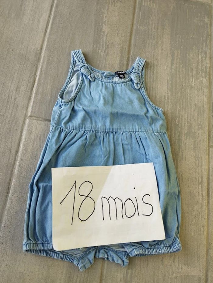 Lot n° 387 Combinaison short Kiabi 18 mois
