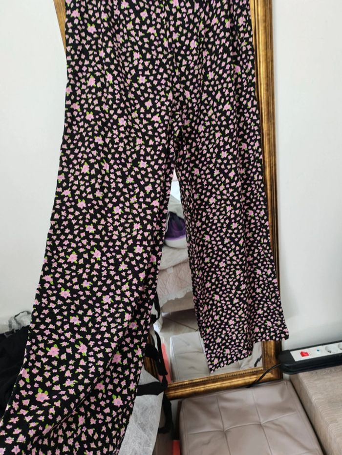 Pantalon large fleurs neuf - photo numéro 7
