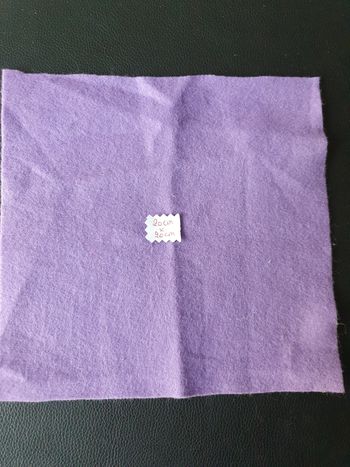 Tissu feutrine fine violette 20x20cm
