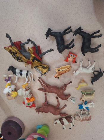 Lot de 17 animaux jouet