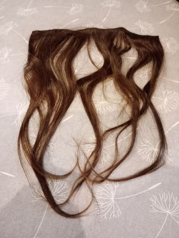 Extension coiffeur châtain cheveux naturels