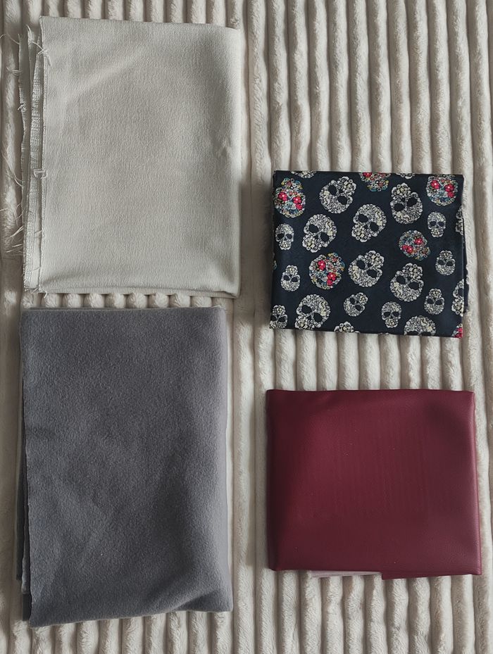Lot de tissus variés – Coton, éponge, polaire, simili cuir, ameublement – 10 pièces - photo numéro 6