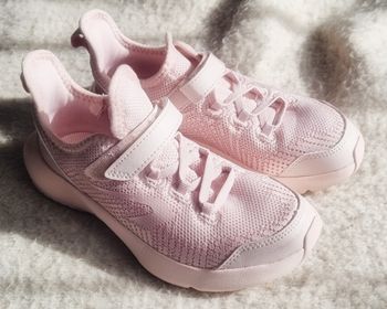 Chaussures/baskets rose  à scratch pointure 32