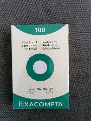 100 Fiches bristol quadrillée neuves