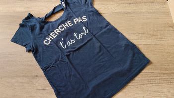 Tee-shirt à message "cherche pas t'as tort"