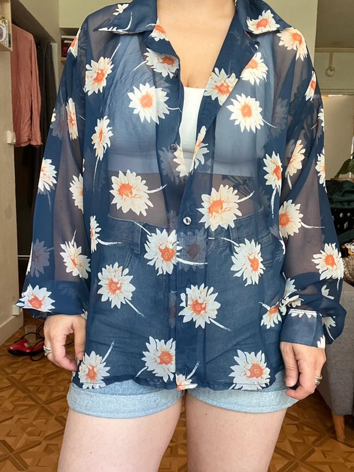 Chemise vintage transparente bleue marine fleurs blanches - photo numéro 4