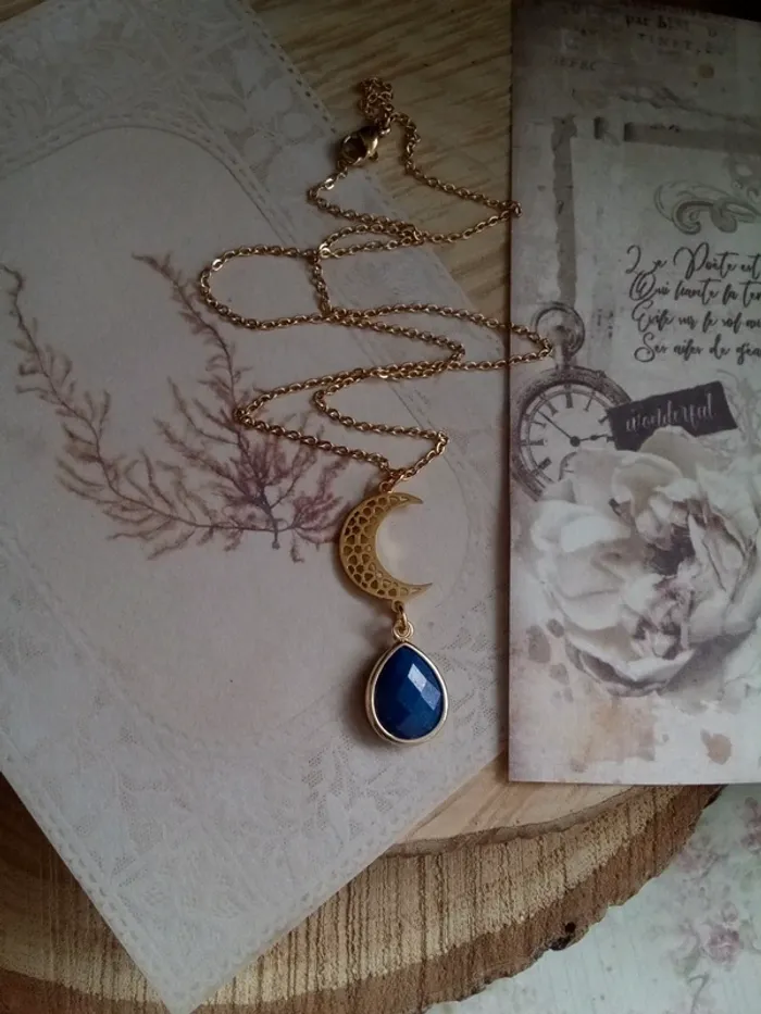 Collier lune filigranée et pierre naturelle de lapis lazuli - photo numéro 2