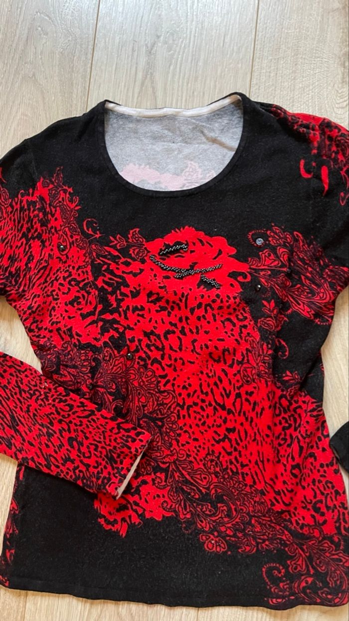 Pull rouge et noir - photo numéro 2