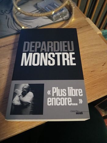 LIVRE MONSTRE DEPARDIEU