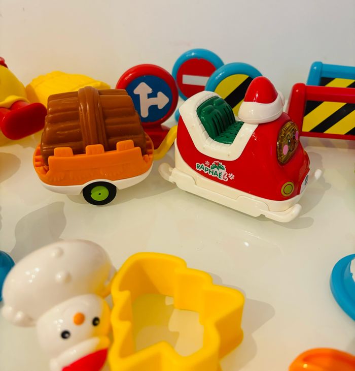 Vtech Tut Tut Bolides Super calendrier de l’avent 25 surprises dont Raphaël le traîneau du Père Noël véhicule parlant musical interactif maxi circuit garage animo copains lot SOP77 - photo numéro 4