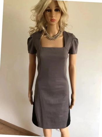 Robe taupe et noire à manches courtes Manoukian taille 38 (valeur 99€)