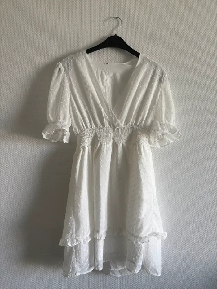 Robe blanche à volants - taille M