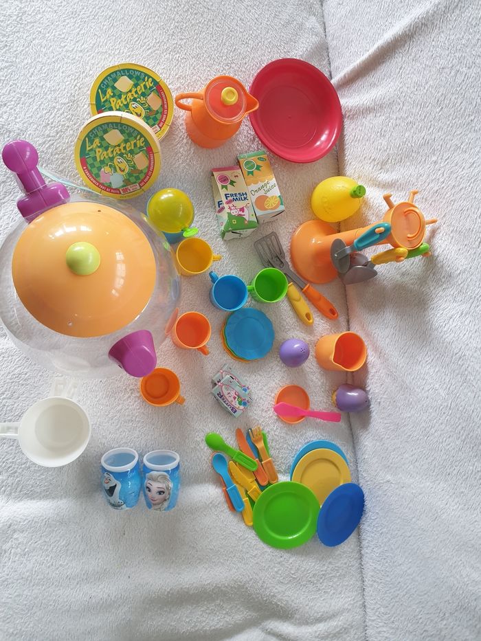 Lot dînette de plus de 60 pièces - photo numéro 3