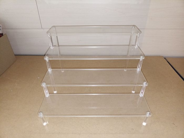 Présentoir 4 étagères