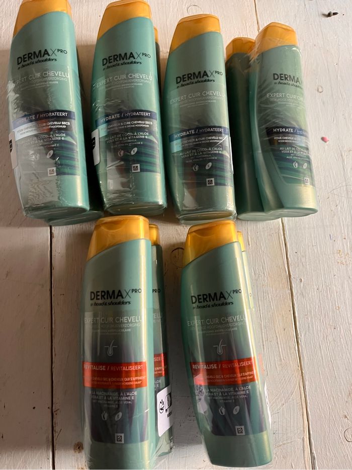 Shampoing head and shoulders derma