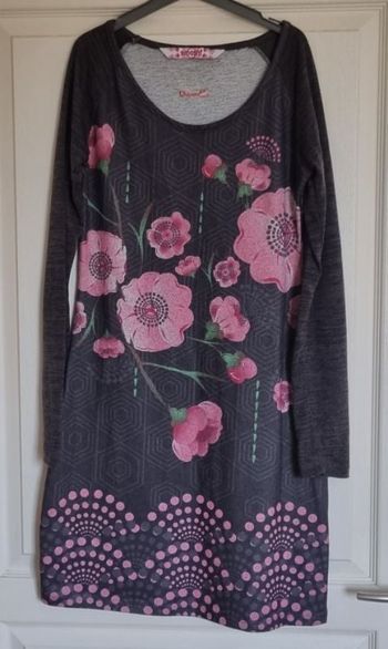 Robe manches longues avec fleurs