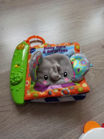 Baby livre VTech à suprises