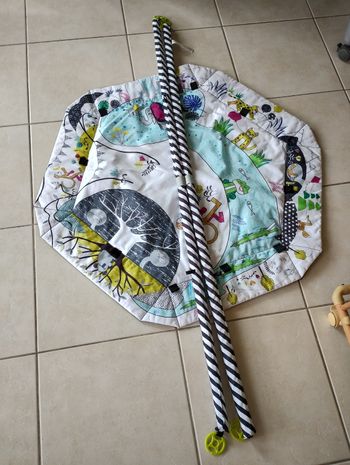 Tapis d'éveil avec jouet