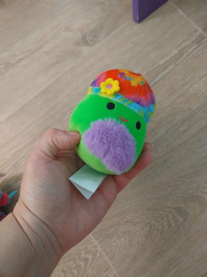 Peluche Garo lumière noire Squishmallows - photo numéro 2