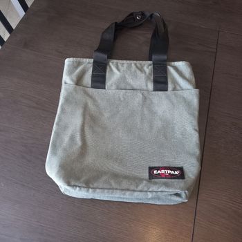 Sac gris "Eastpak"