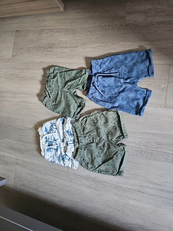 Lot de short 23 mois tape a l'œil