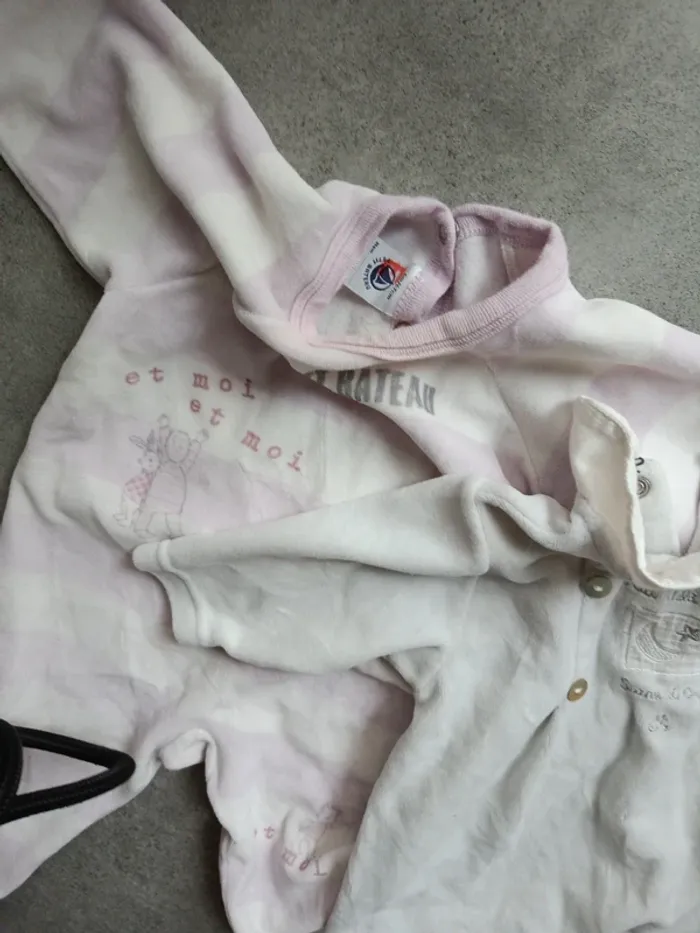 Lot de 2 pyjamas Petit Bateau et Sucre d'orge velours 6 mois - photo numéro 4