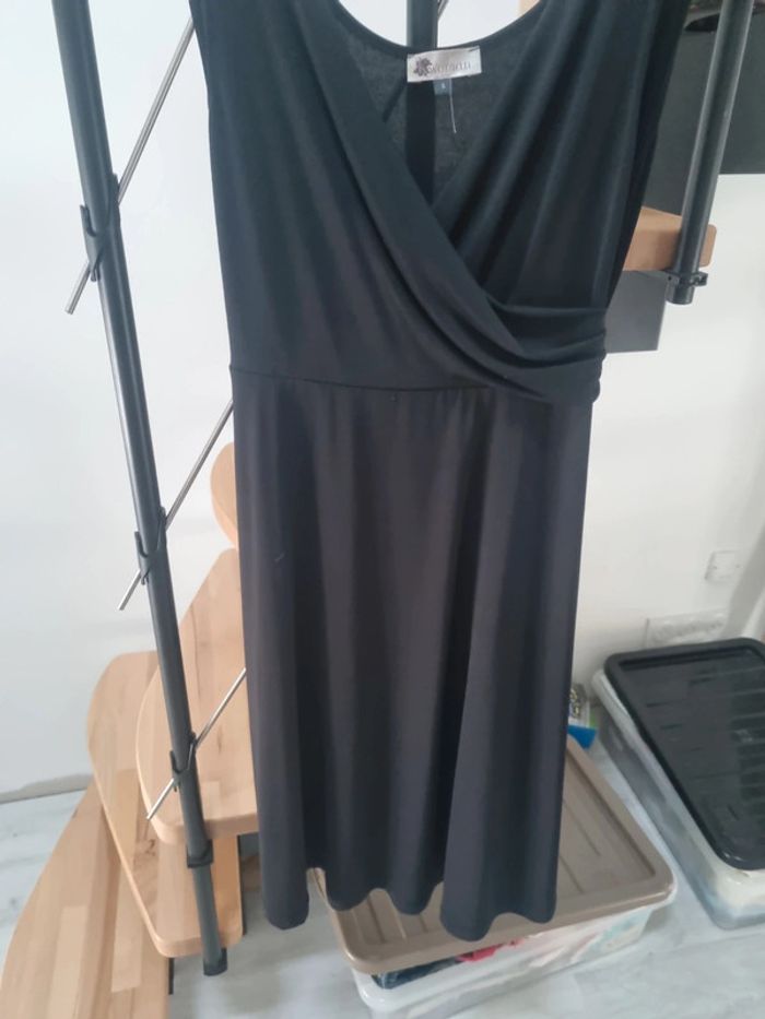 Robe noire - photo numéro 2
