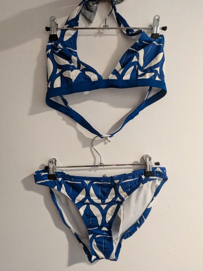 Maillot 2 pièces blanc et bleu M