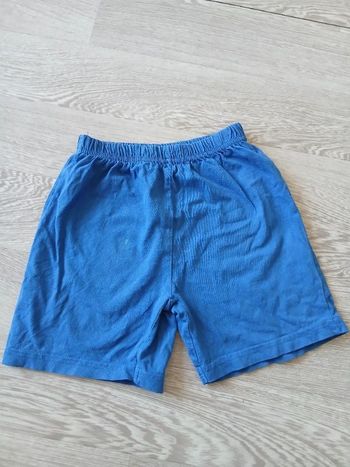 Short 3 ans