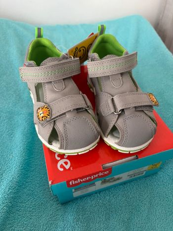 Sandales nus pieds Fisher Price 24 neuf