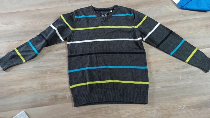 Lot garçon pull et t-shirt 12 ans - photo numéro 4