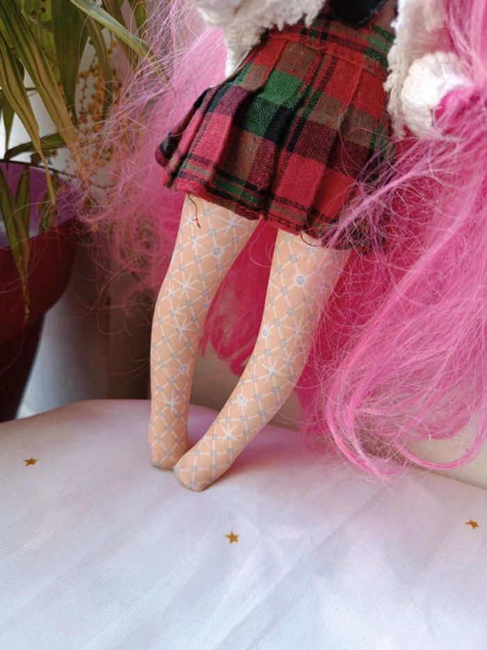 Na Na! surprise poupée doll cheveux hair rose pink fushia Flamant rose robe carreau écossaise - photo numéro 3