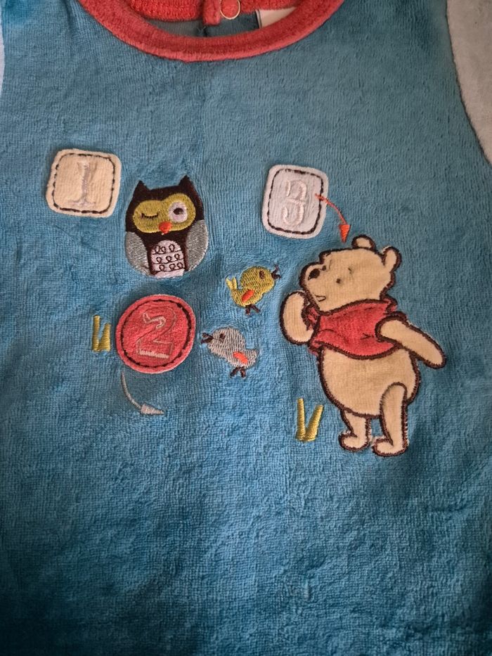Pyjama 1 mois winnie l'ourson. - photo numéro 2