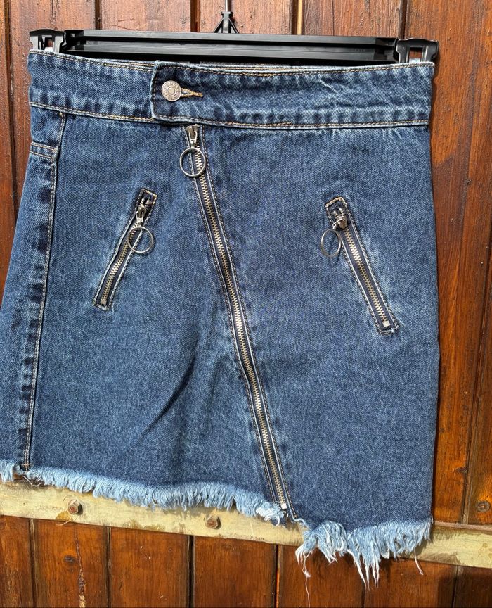 👗 Jupe courte en jean – Taille 34 – Momokrom - photo numéro 3