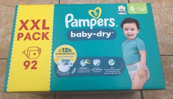 LOT DE 92 COUCHES PAMPERS BABY DRY TAILLE 6 NEUFS DANS L'EMBALLAGE