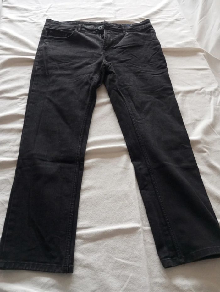 Jean noir de taille 42 et de marque Jules - photo numéro 1