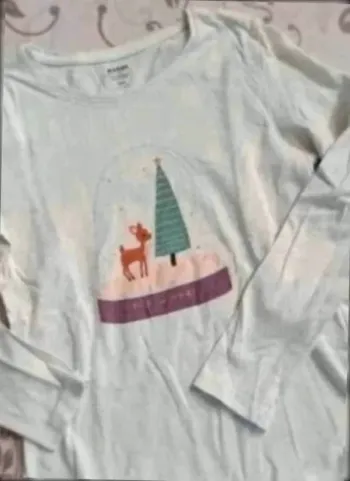 Tee  shirt ml kiabi  bon  état  8  ans