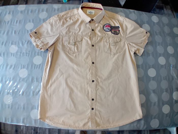 Chemise à manches courtes