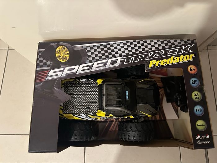 Voiture télécommandée  speed  track