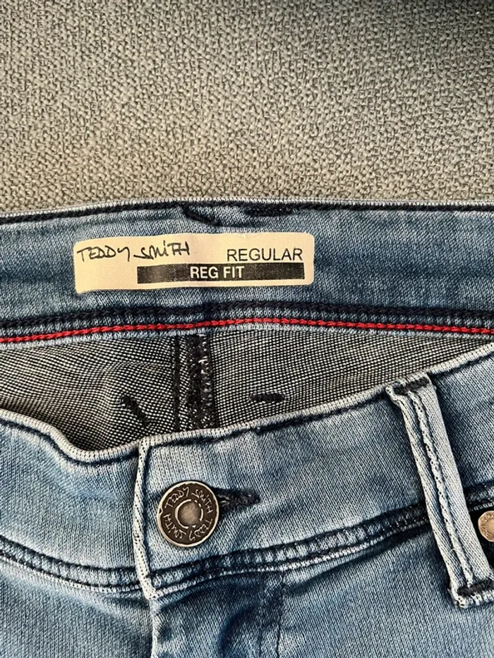 Bermuda en jean Teddy Smith taille 38 - photo numéro 3