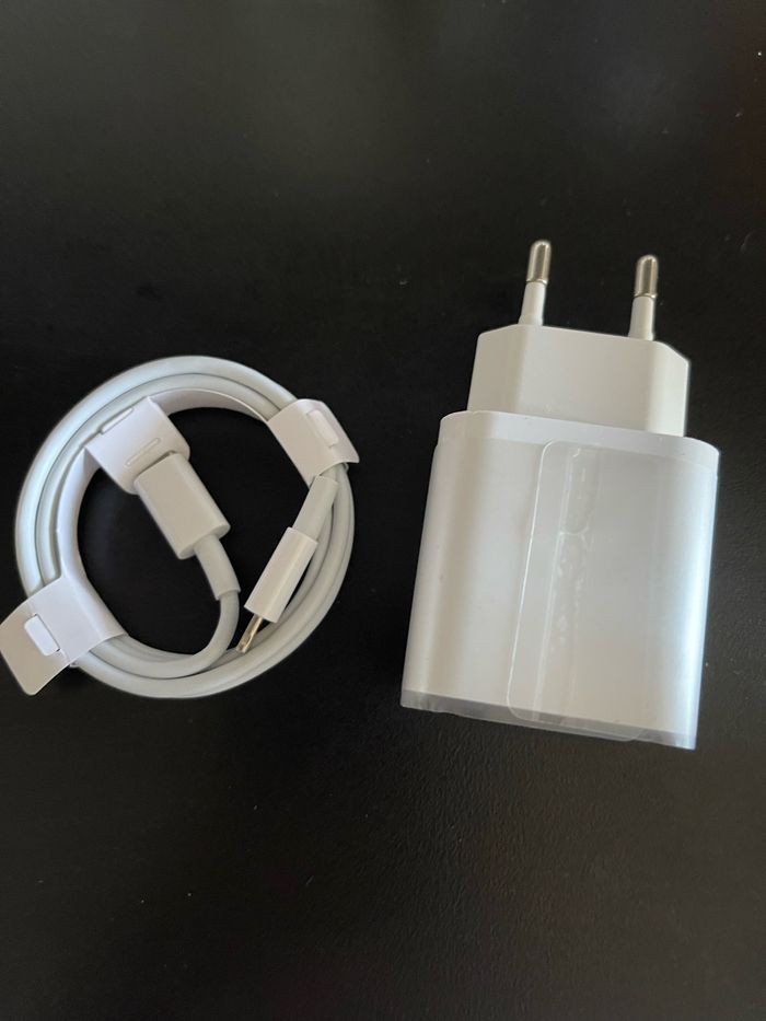 Chargeur rapide neuf pour iPhone - photo numéro 3