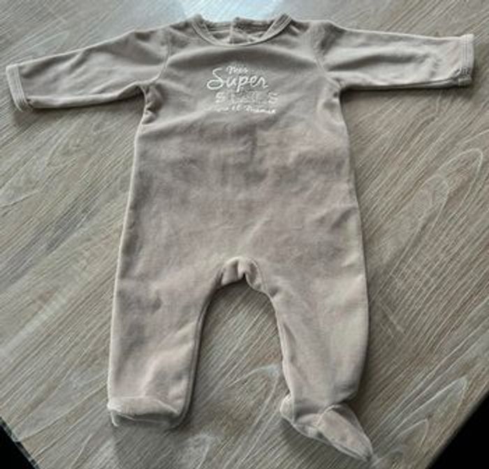 Lot de 8 pyjamas bébé 1 pièce