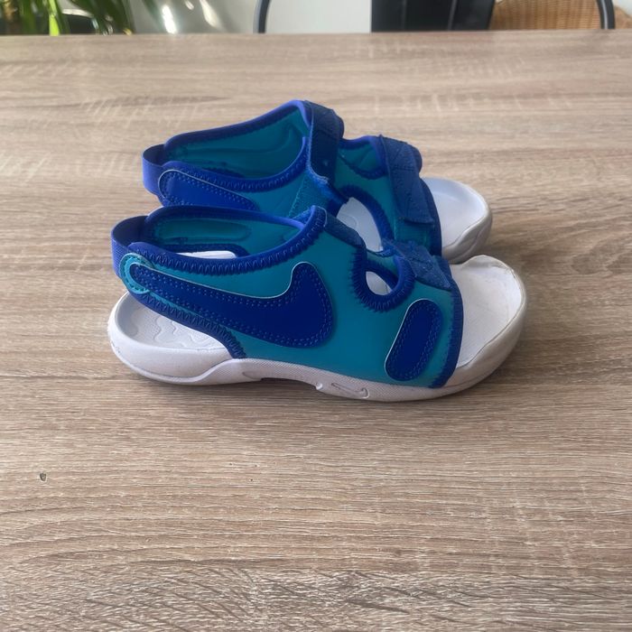 Vend claquette Nike taille 31