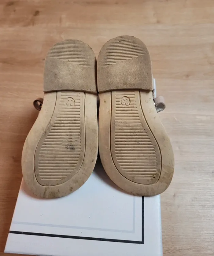 Sandales en cuir fille taille 23 - photo numéro 7