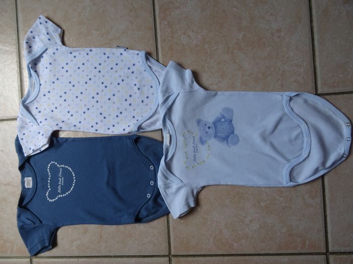 Lot de 3 bodies manches courtes 6 mois