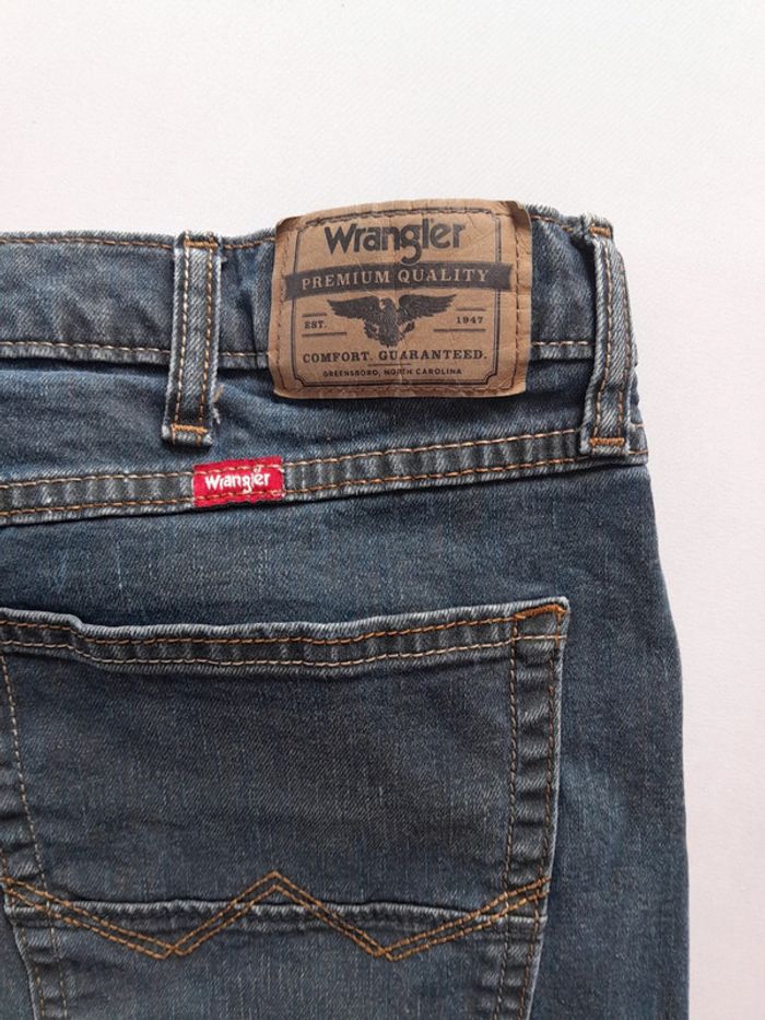 Très beau jean effet vieilli Wrangler athletic fit 38×32 - photo numéro 3