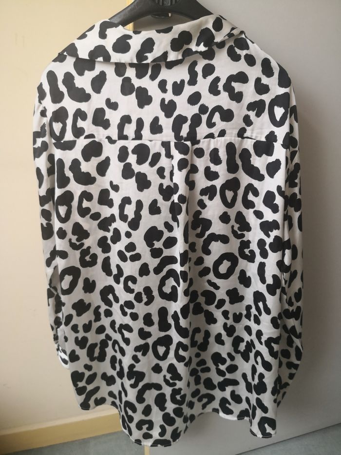 Chemise noire blanche - photo numéro 2