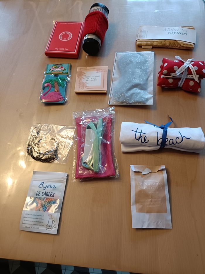LOT DE 64 goodies My little box - photo numéro 3
